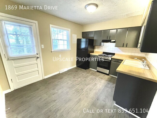 Building Photo - 1869 Marietta Dr