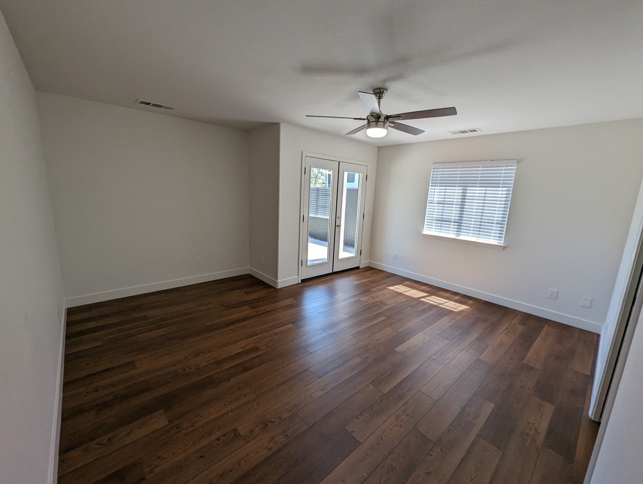 Master bedroom - 225 Shadowrun Ct