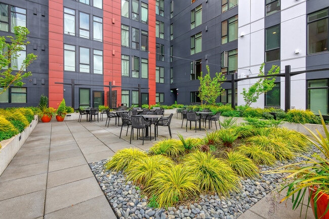 Building Photo - 1085 103rd Ave NE