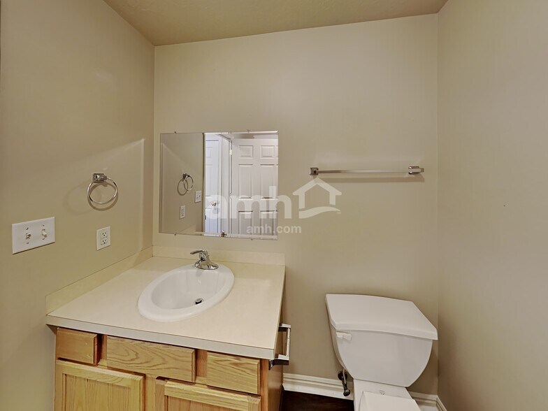 Building Photo - 2254 Orchard Way