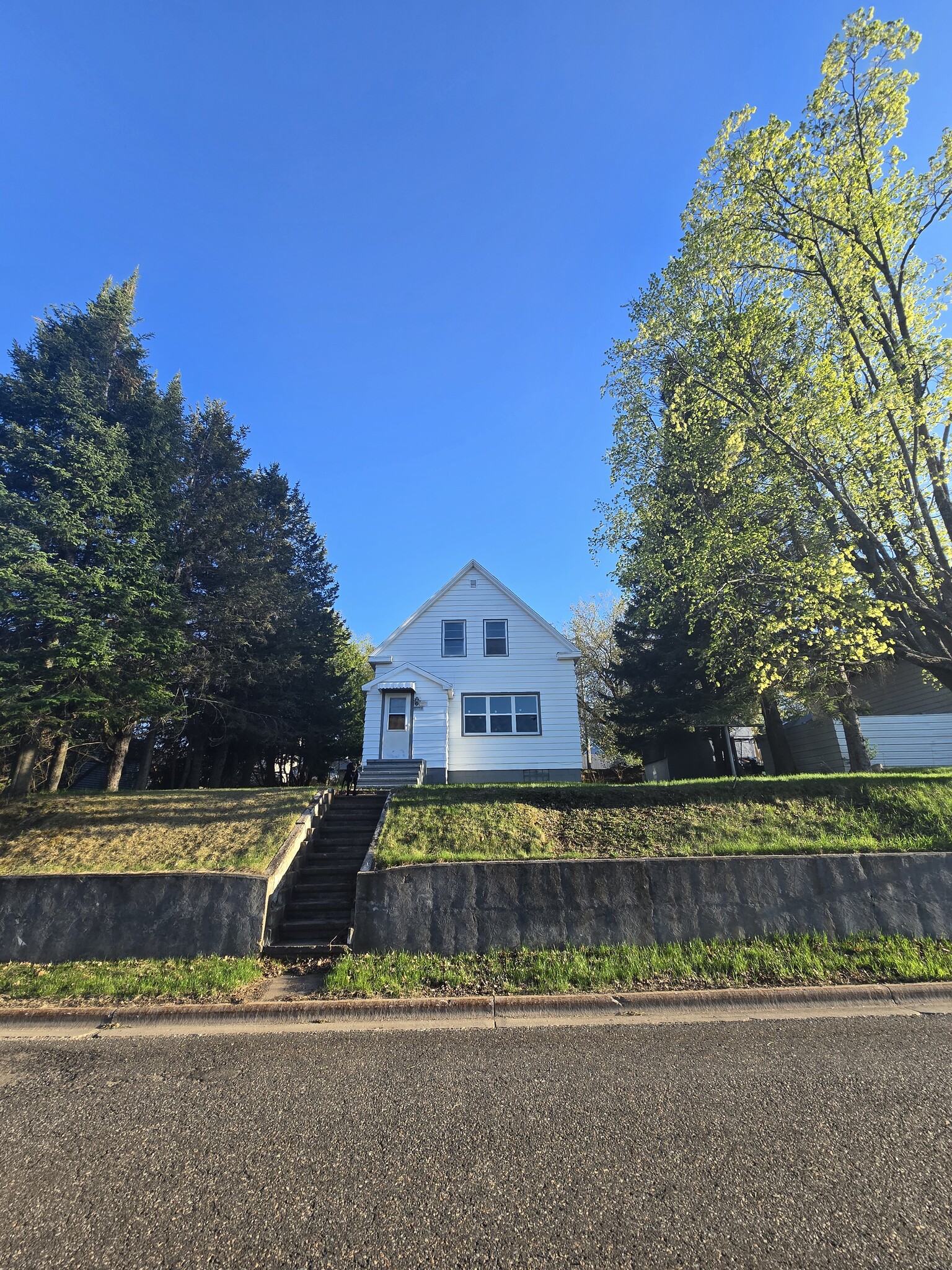 Building Photo - 1024 Heights St