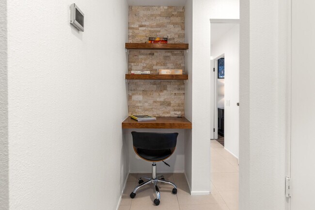 Building Photo - 46642 Arapahoe Cir