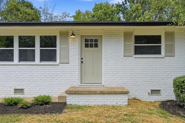 Building Photo - 508 Hiawatha Cir