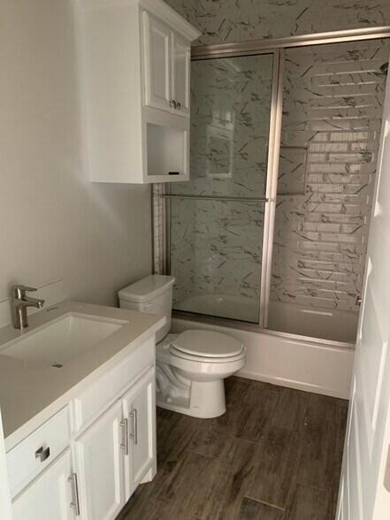 Hall bath - 311 S Indiana Ave