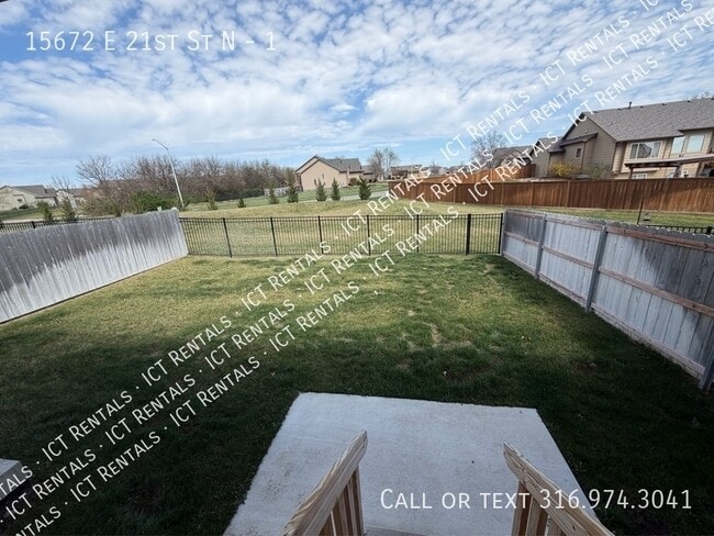 Building Photo - 15672 E 21st St N