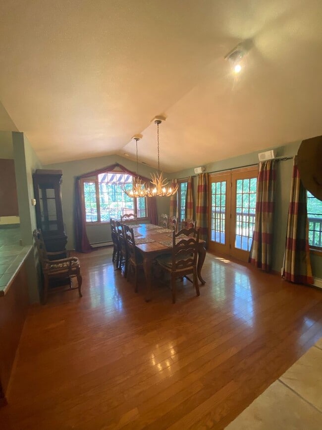 Building Photo - Quaint Country Living (APP#143)