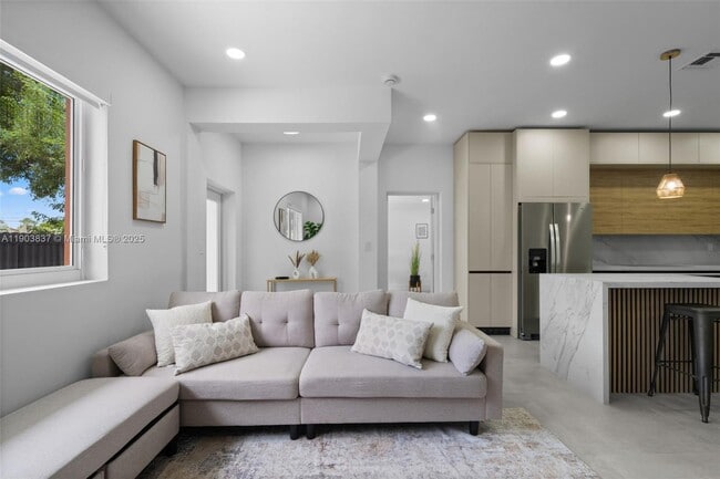 Building Photo - 4301 NW 4th St