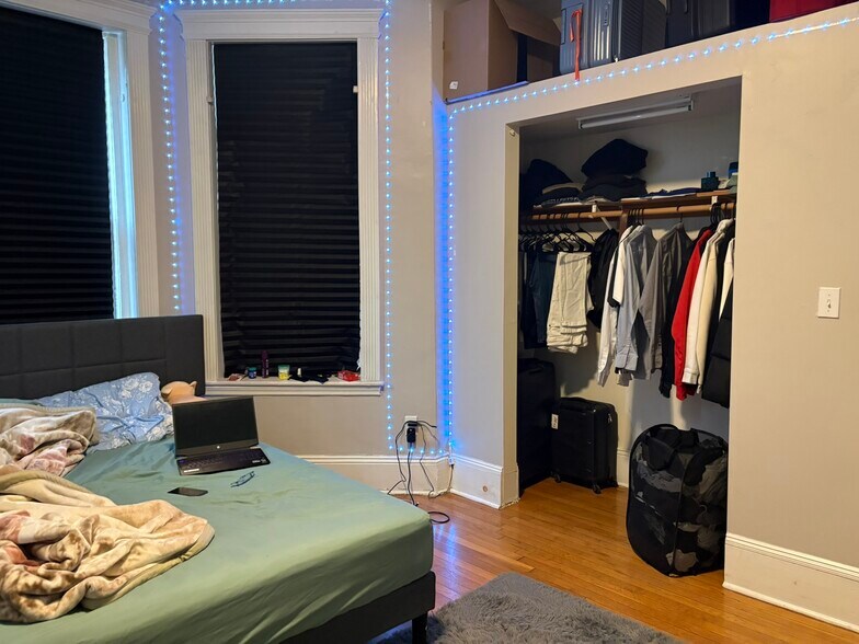 Building Photo - 1066 Commonwealth Ave