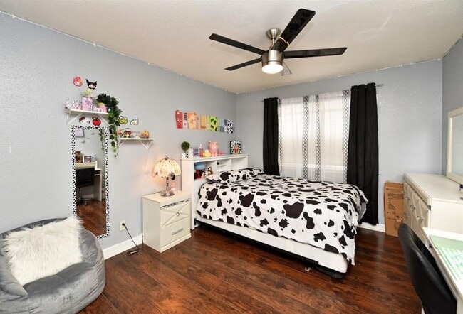 Building Photo - 6200 W Tidwell Rd