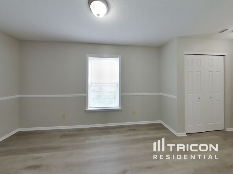 Building Photo - 10823 Firefly Cir