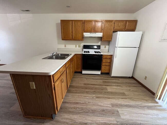 Building Photo - 124 Watertower Ct