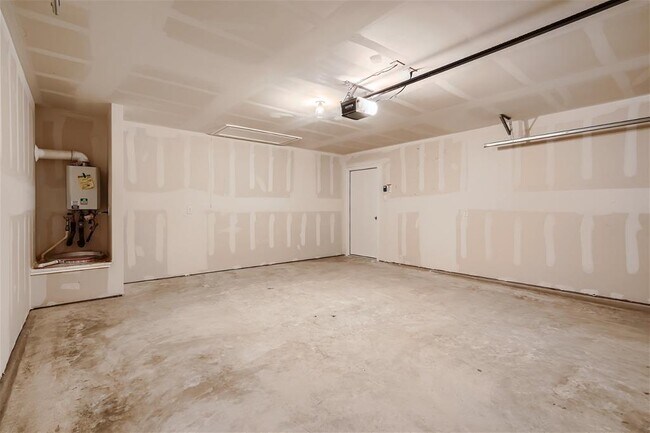 Building Photo - 117 Alamo Vine Ct