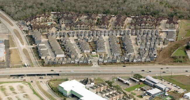 Aerial Photo - Valencia Place Apartments