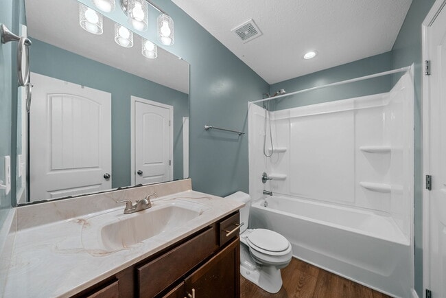 Building Photo - 1725 Rains Rd