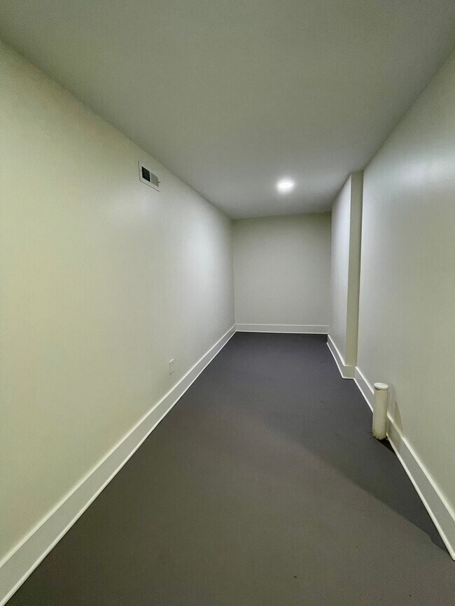 Building Photo - 323 50th Ave N