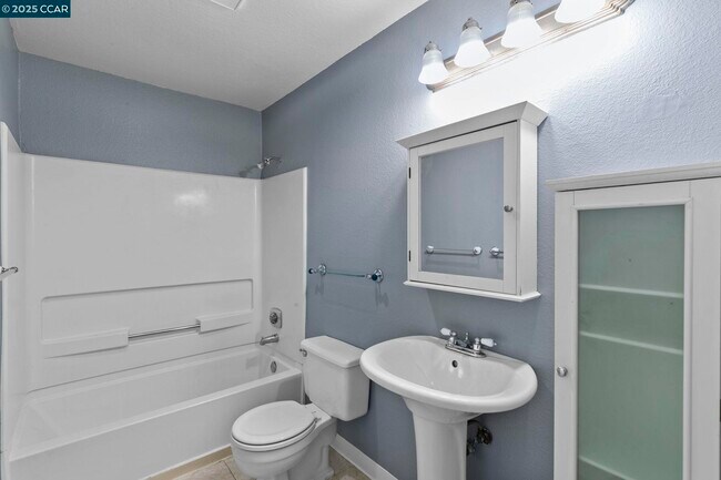 Building Photo - 765 Watson Canyon Ct