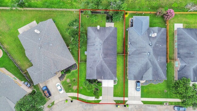 Building Photo - 4614 S Creekmont Dr