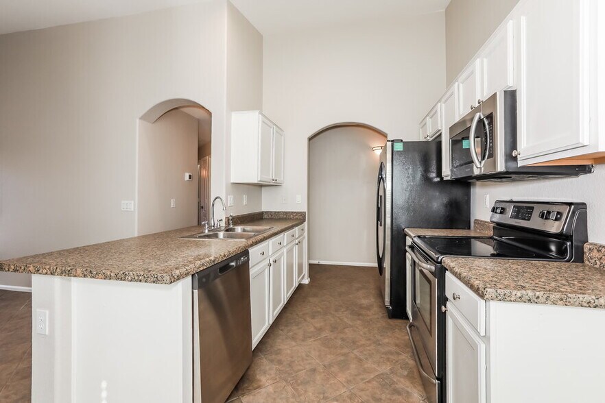 Building Photo - 29420 N Blackfoot Daisy Dr