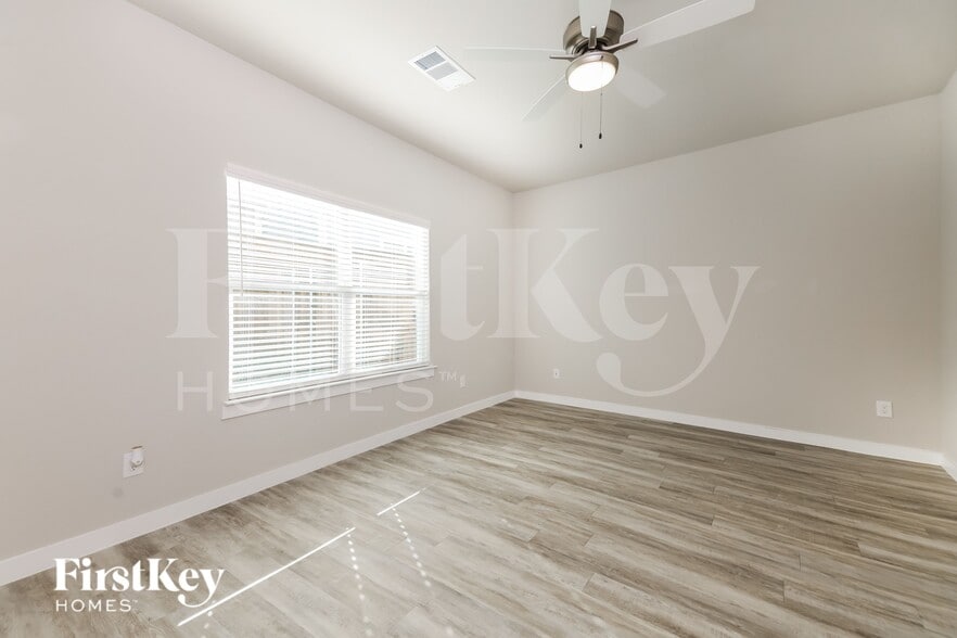 Building Photo - 322 Nima Ln