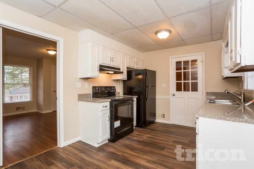 Building Photo - 1686 Underwood Dr SE