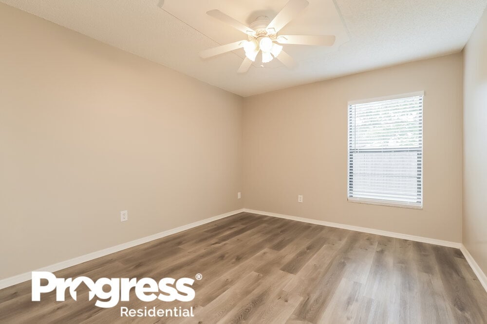 Building Photo - 1401 Glenmere Dr