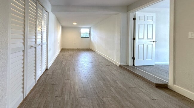 Building Photo - 2928 W Elrod Ave