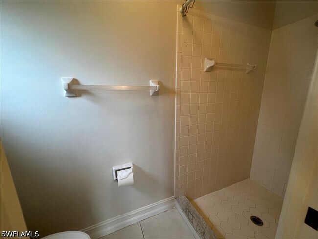 Building Photo - 108 Tanglewood Ct