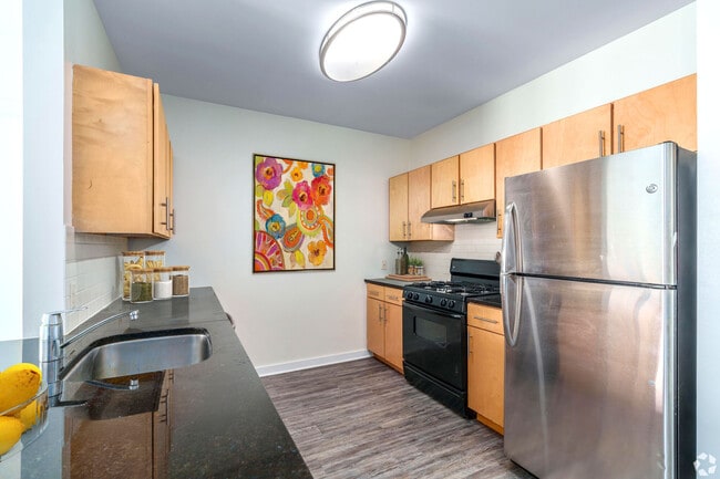 Building Photo - Paseo Verde South