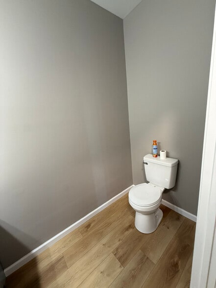 Building Photo - 213 N East St