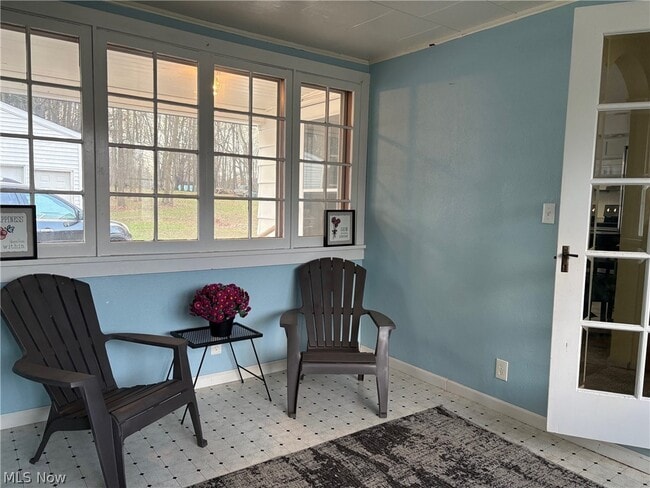 Building Photo - 1550 Chapman Dr