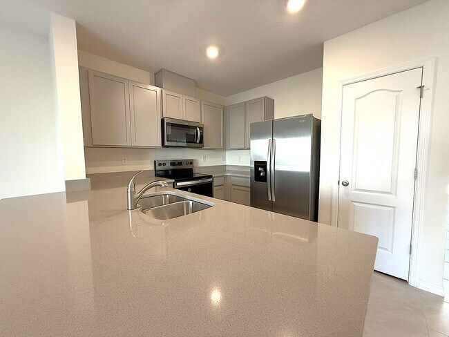 Building Photo - 1967 Tamarack Pass