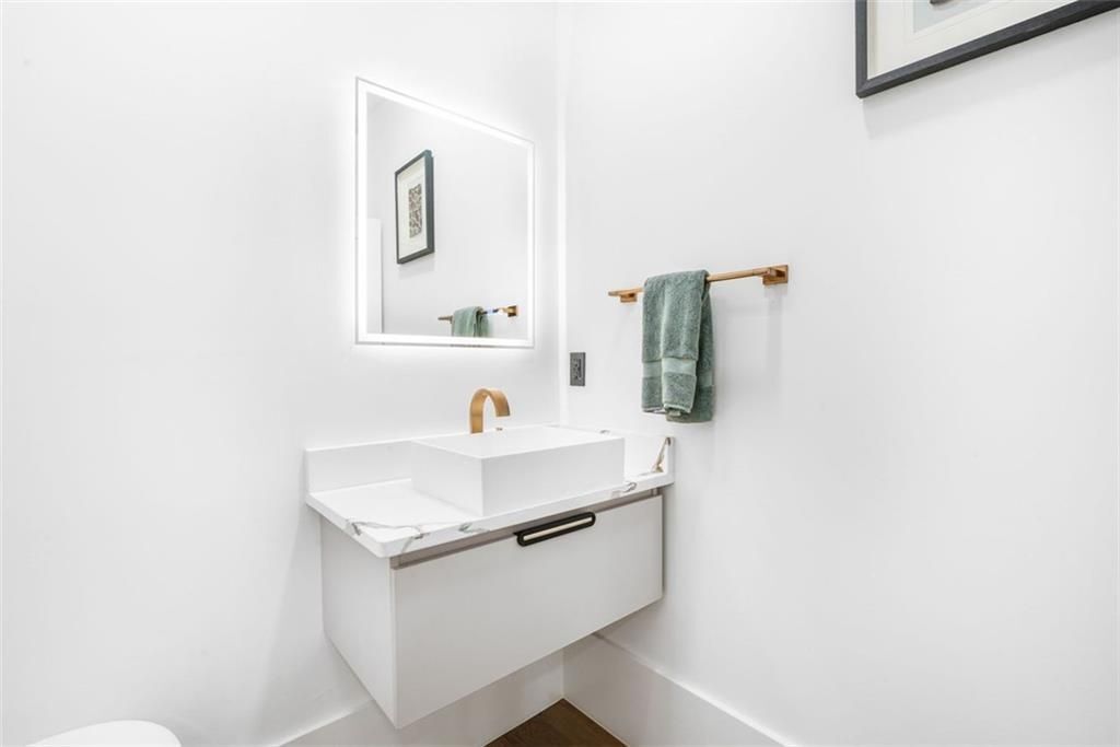 Building Photo - 507 Karen Ln