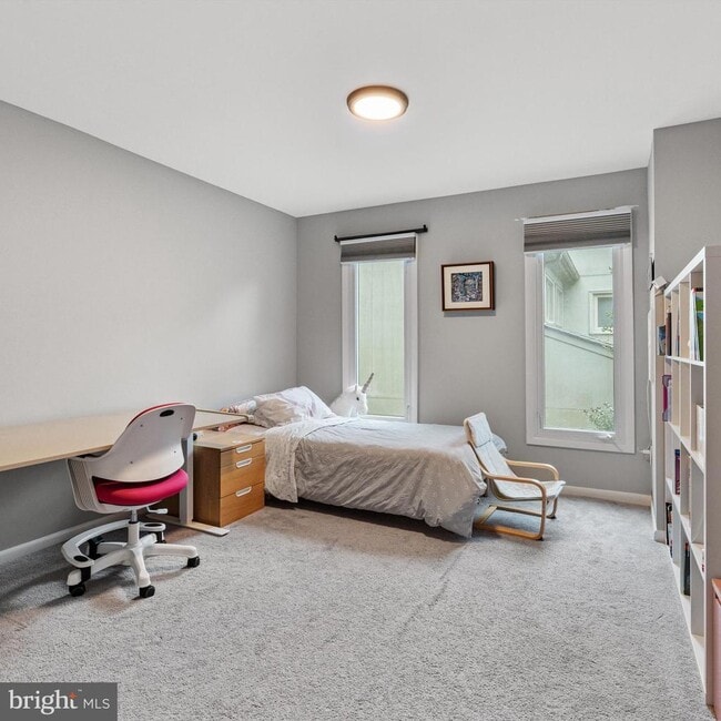 Building Photo - 3704 Oak Hill Way