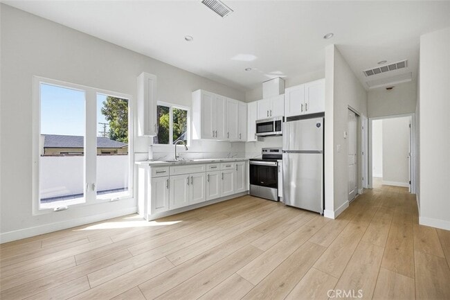 Building Photo - 1431 Montgomery Ave