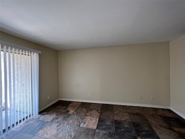 Building Photo - 10075 Westpark Dr