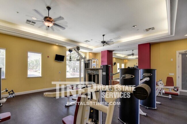 Building Photo - 2001 Club Center Dr