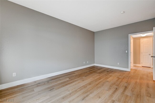 Building Photo - 855 N Stephanie St