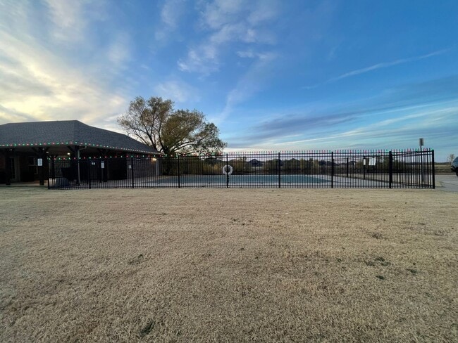 Building Photo - Deer Creek Schools