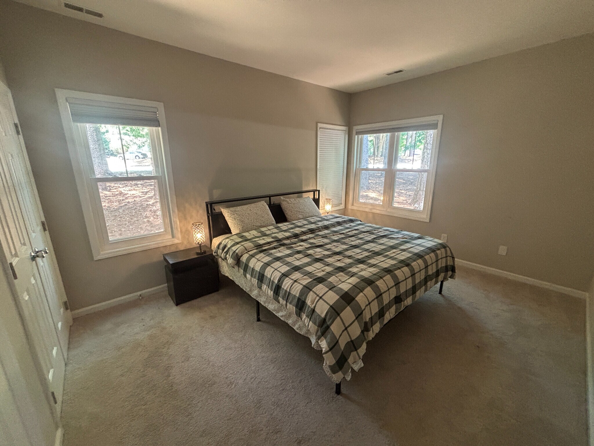 Building Photo - Room in Condo on Winterpointe Ln