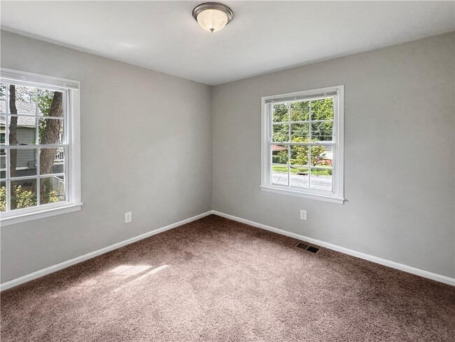 Building Photo - 1685 Maldo Dr NW