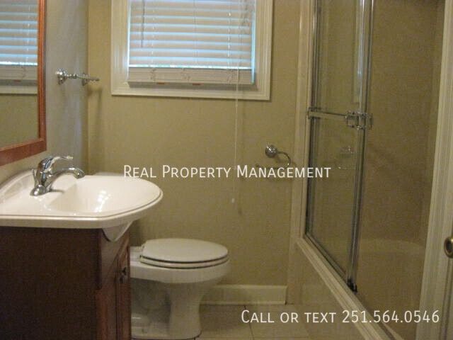 Building Photo - 335 Azalea Cir W