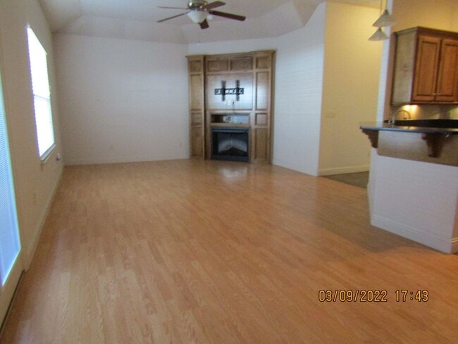 Building Photo - 505 NW Fairway Villa Dr