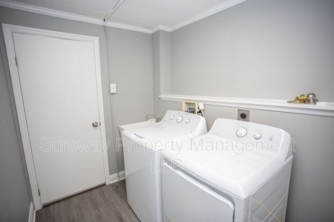 Building Photo - 220 S Church St