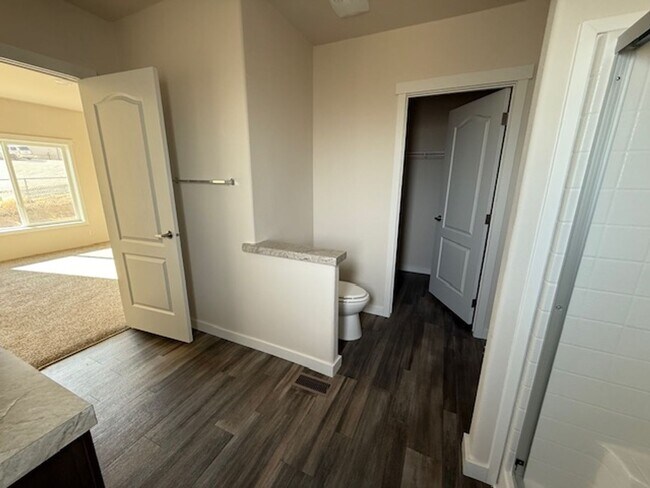 Building Photo - Brand New Manufactured Home on 1.5 Acres!