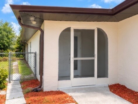 Building Photo - 3252 Golfview Rd