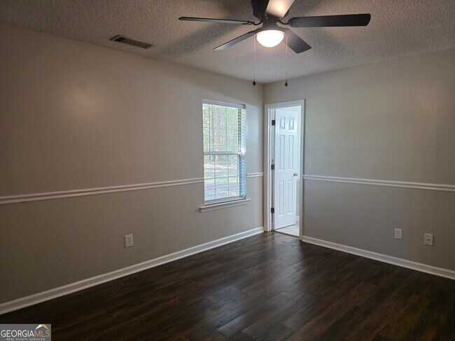 Building Photo - 622 Plantation Dr