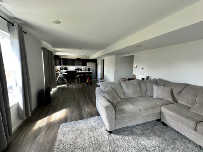 Building Photo - 4145 Bradley Dr