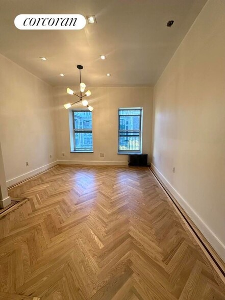 Building Photo - 324 W 47th St
