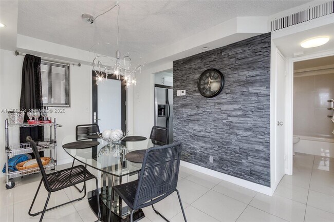 Building Photo - 301 Golden Isles Dr