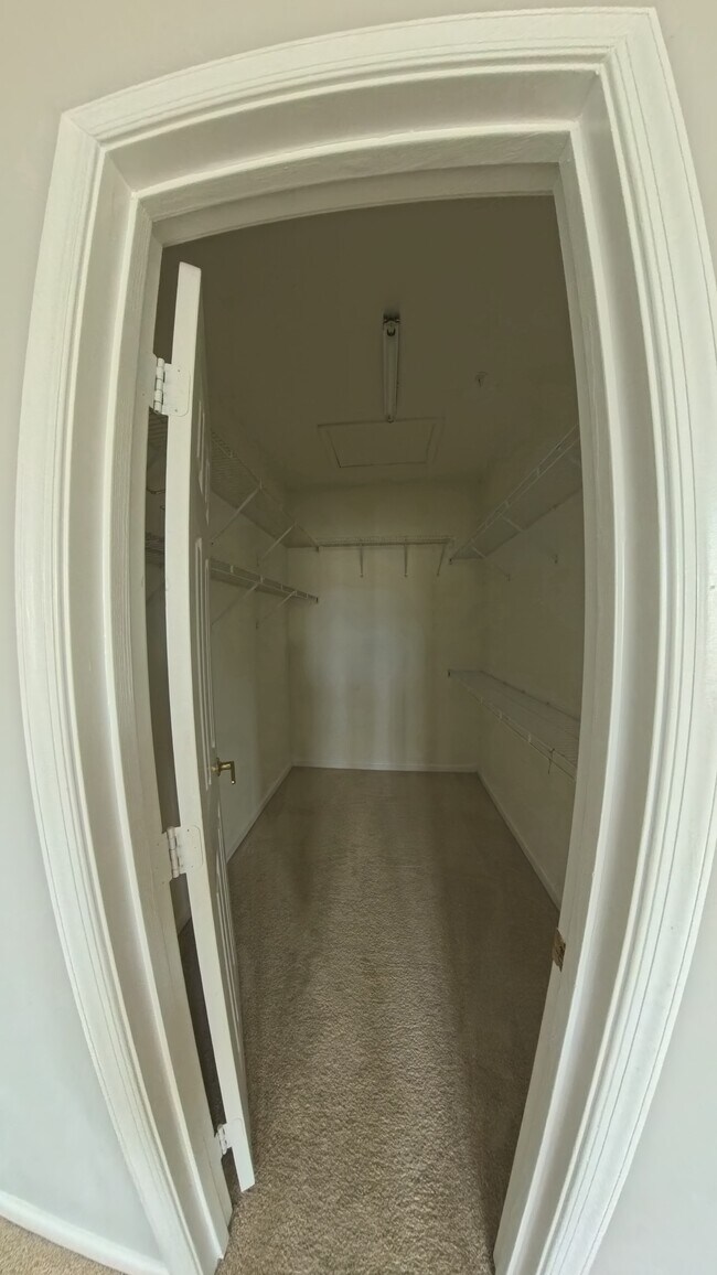 Building Photo - 7021 Haycock Rd